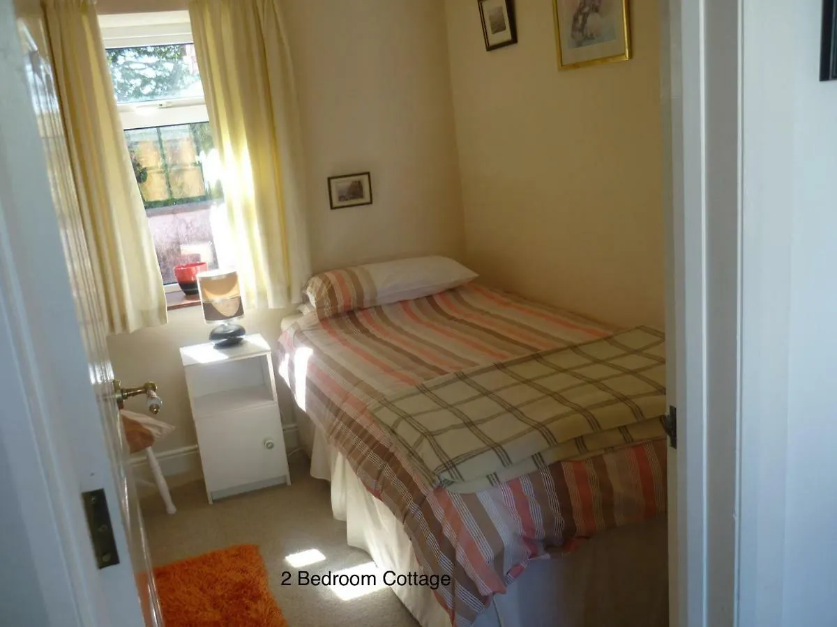 Hallmount Cottage - Belfast 0*,
